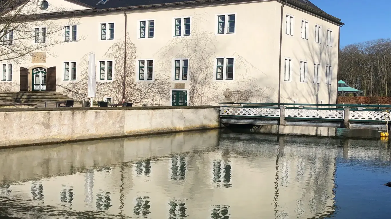 MERKUR I 2023-01-19 Schloss Benkhausen (1)