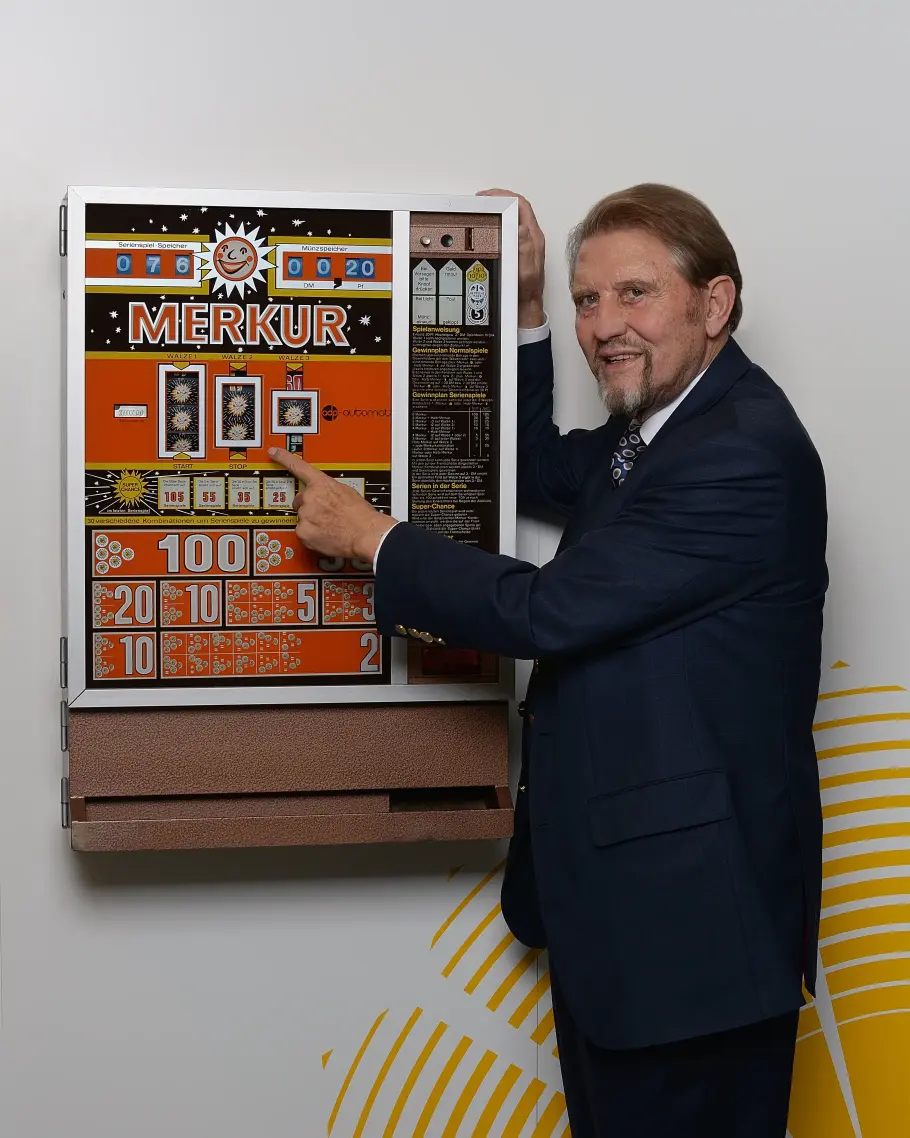 MERKUR_B_3028x4016px