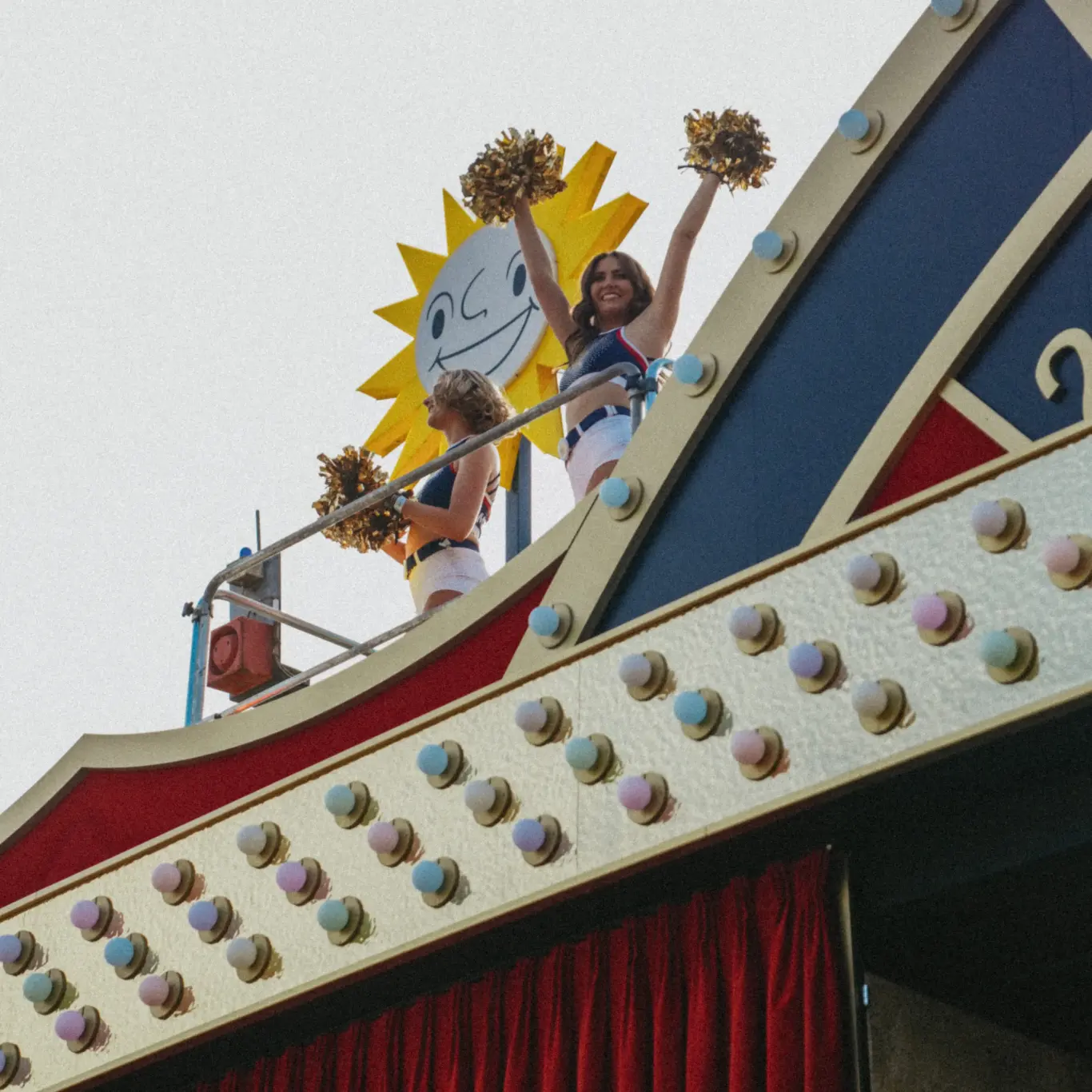PV25_Tag1_Cheerleader-Dach