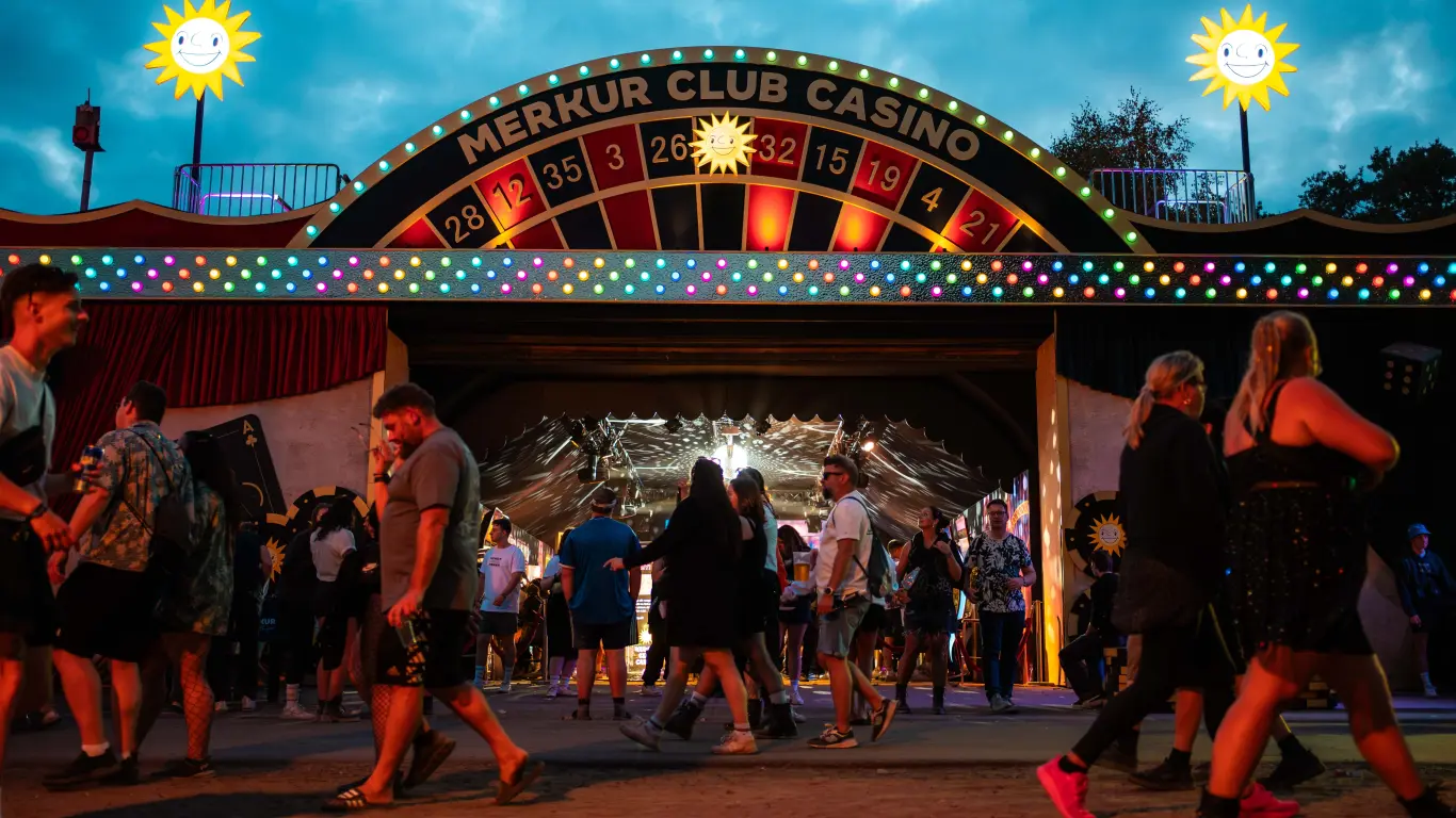 MERKURCLUBCASINO_Parookaville2026_Aussenaufnahme
