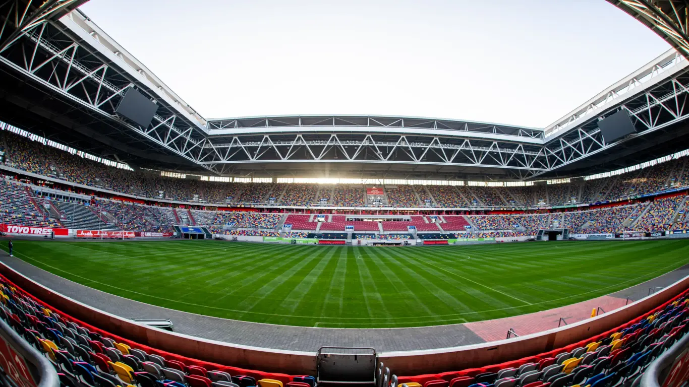 Merkur-Spiel-Arena-Innenraum-Weitwinkel