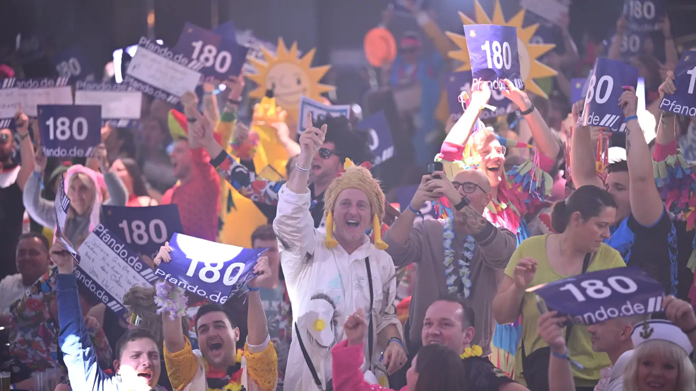 Promi_Darts_WM_2025_Fans