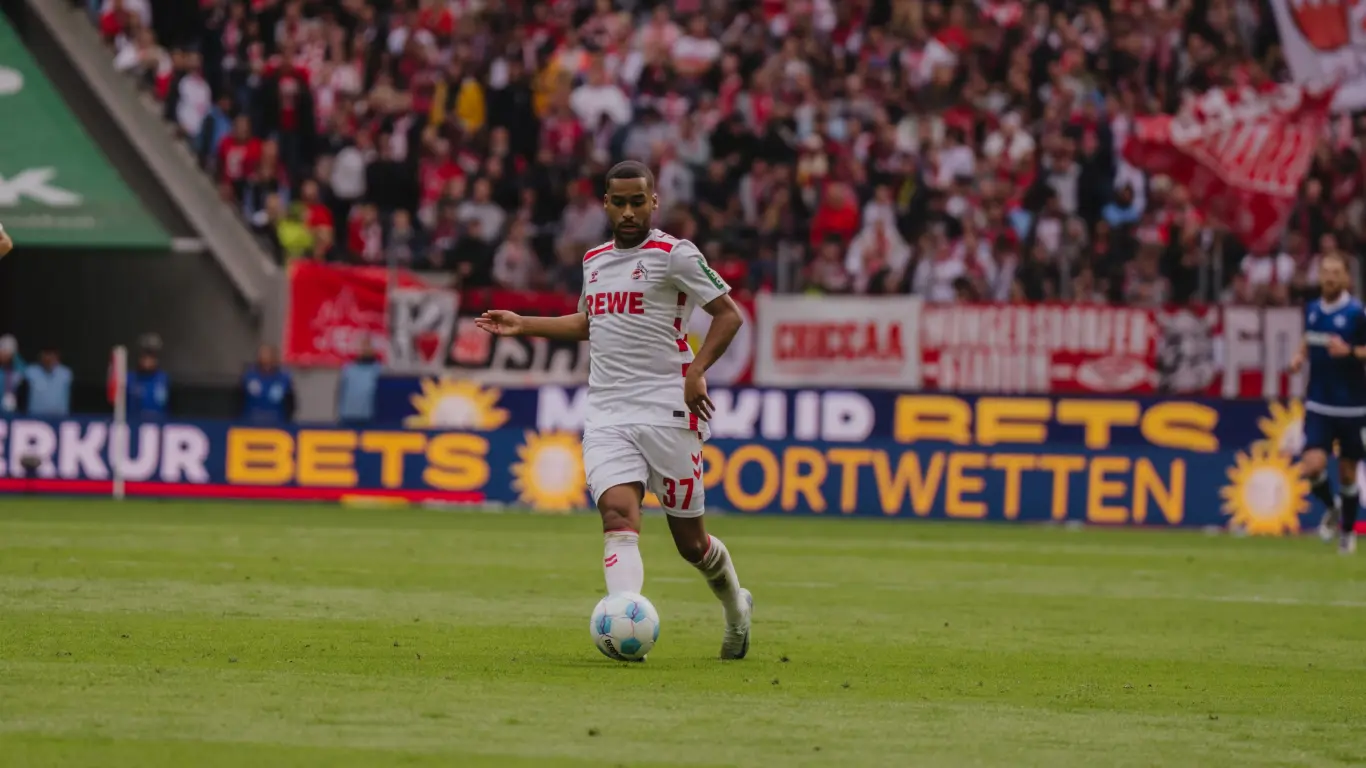 koeln_Sponsoring_Bandenwerbung_MERKUR