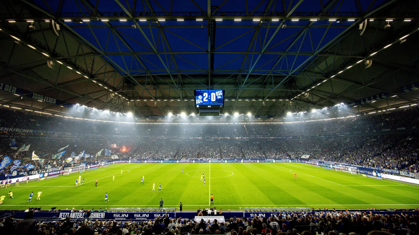 Schalke_MERKUR_Bande_Saison2526