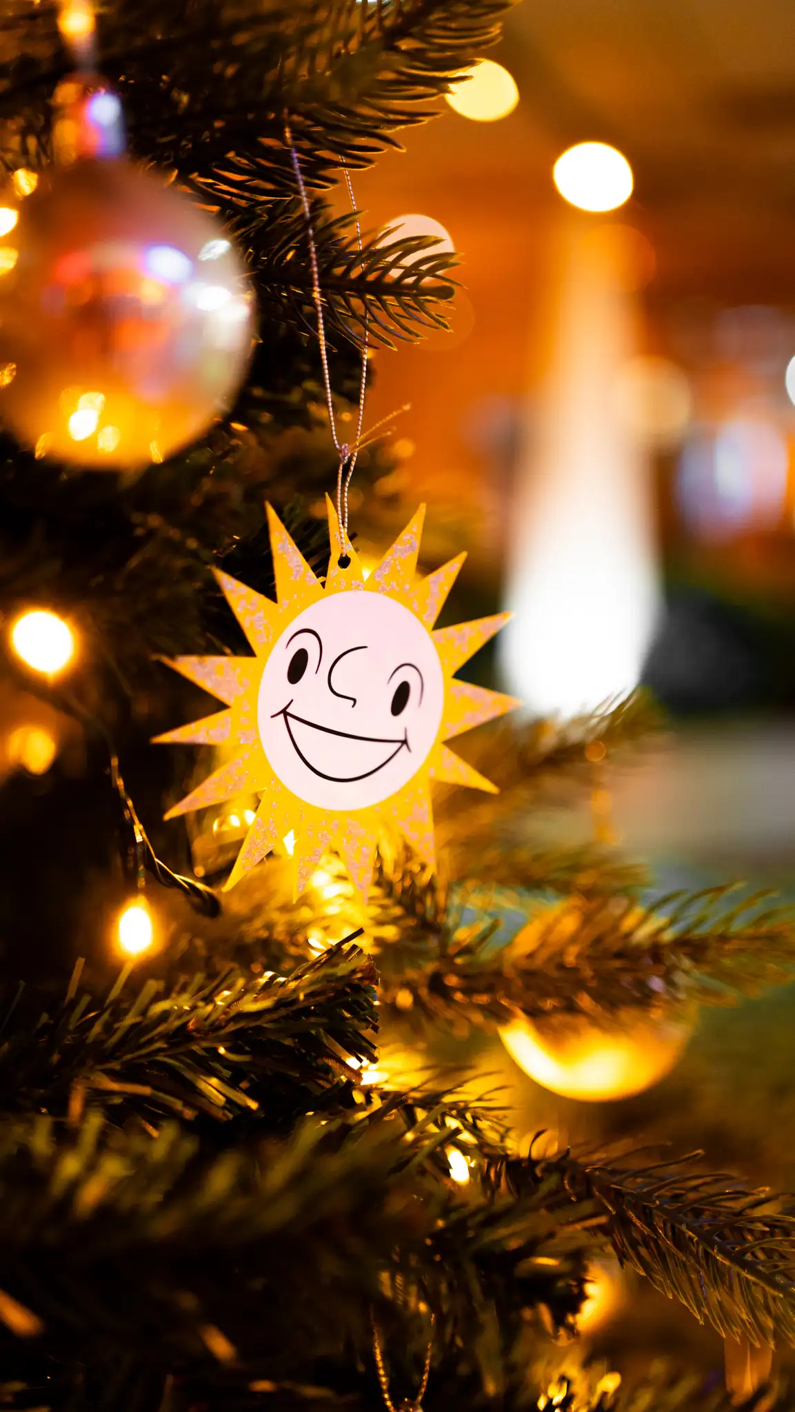 Wallpaper-Weihnachten-Baumanhänger-Sonne-2