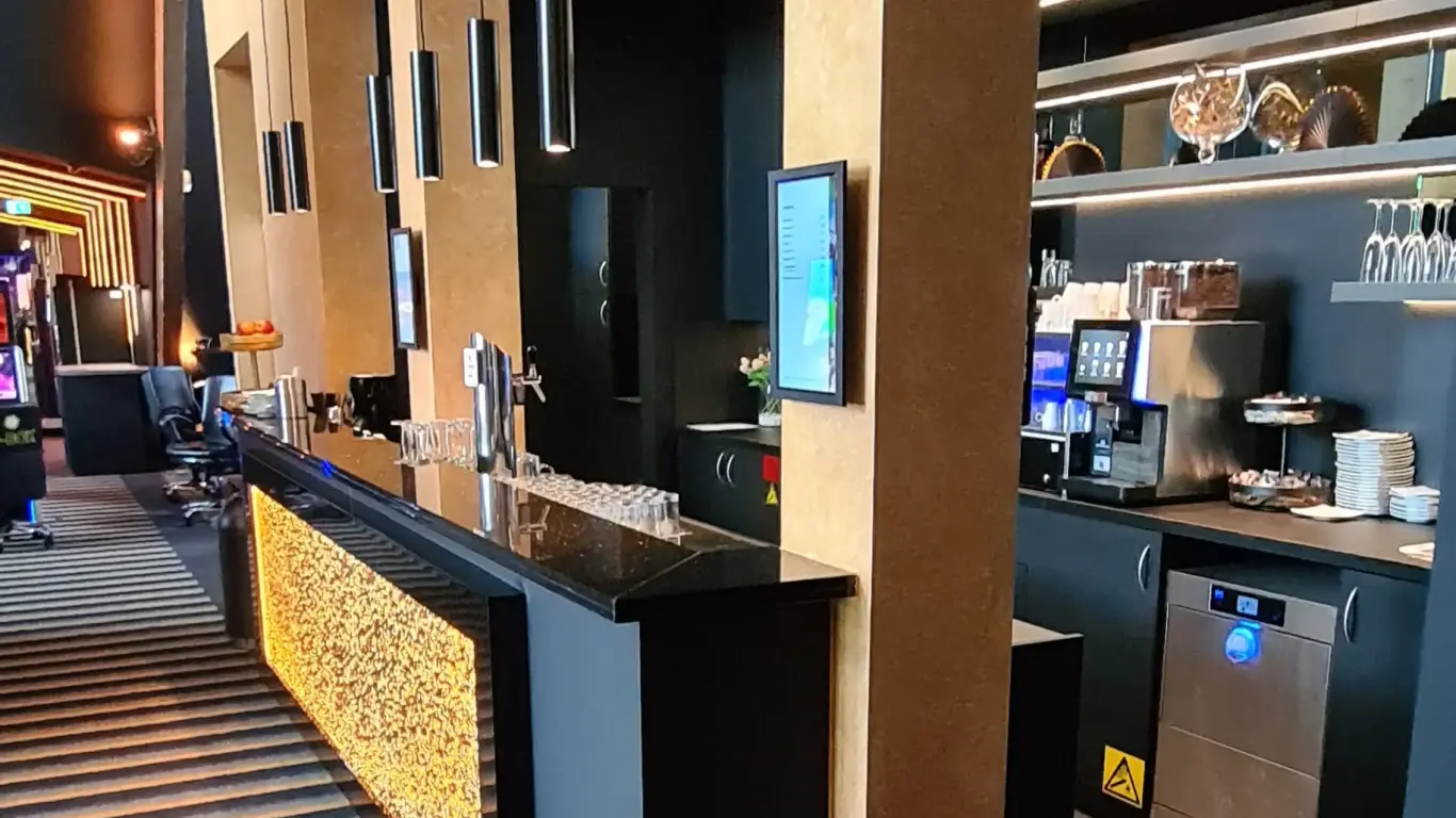 Leuna Umbau Bar Eingang