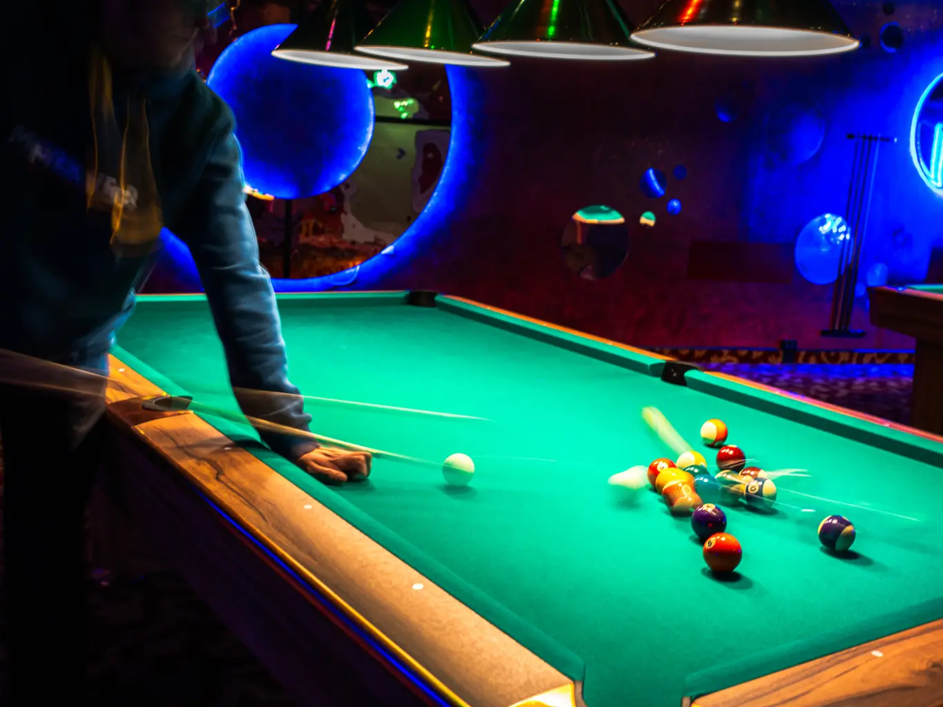 MERKUR-Spielhalle-Braunschweig-Billard-spielen