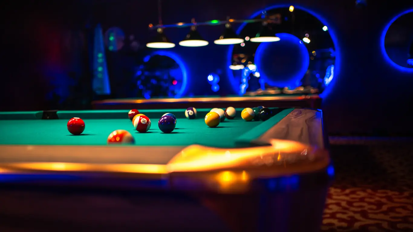 MERKUR-Spielhalle-Braunschweig-Billard-Tisch