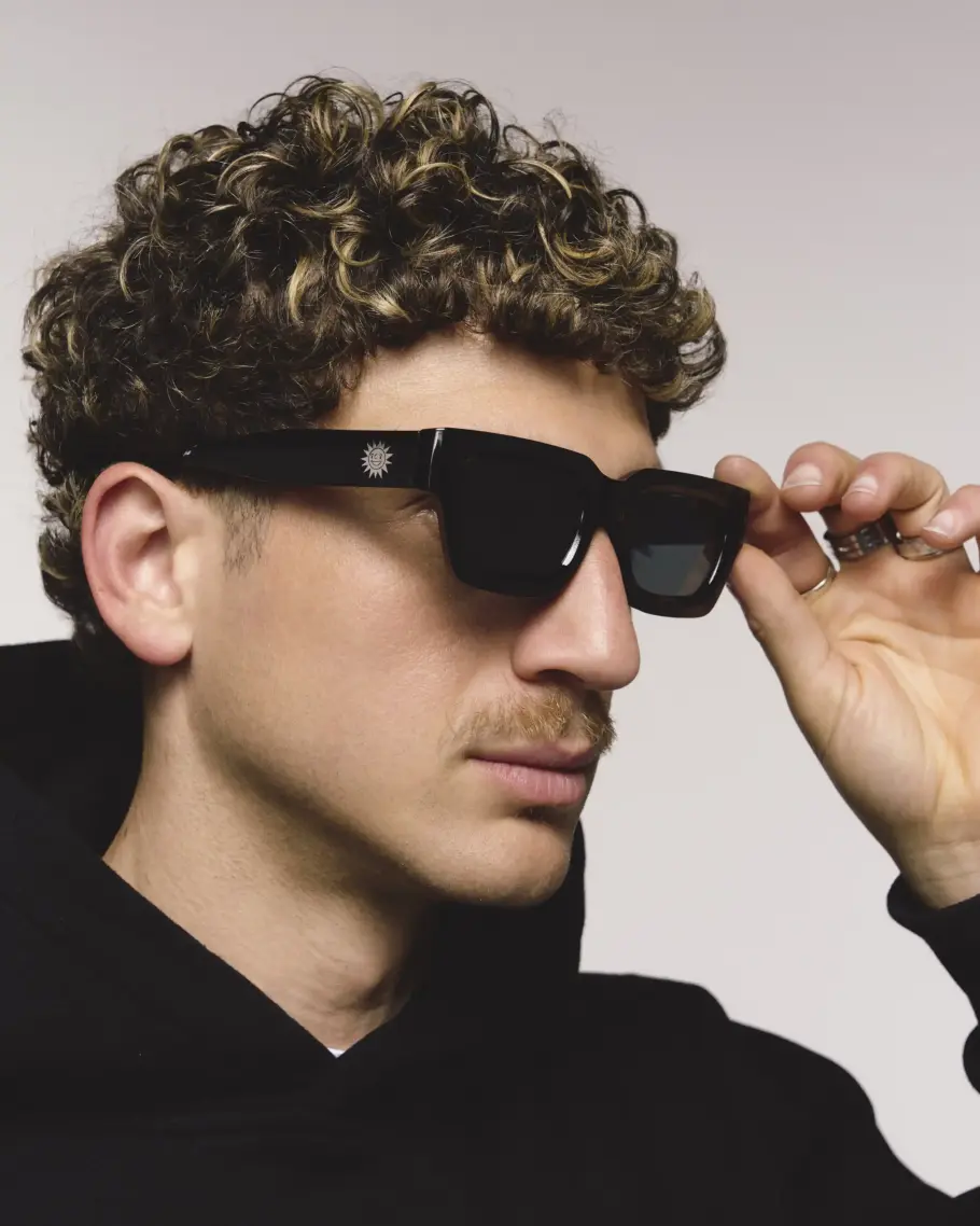 MERKUR-STREETWEAR-Sommer2026-Sonnenbrille-schwarz