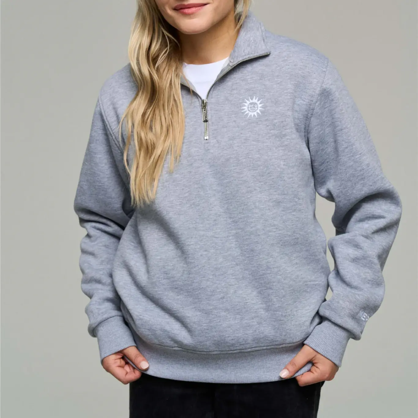 MERKUR-STREETWEAR_Halfzip-Pullover-Enjoy-the.game-woman