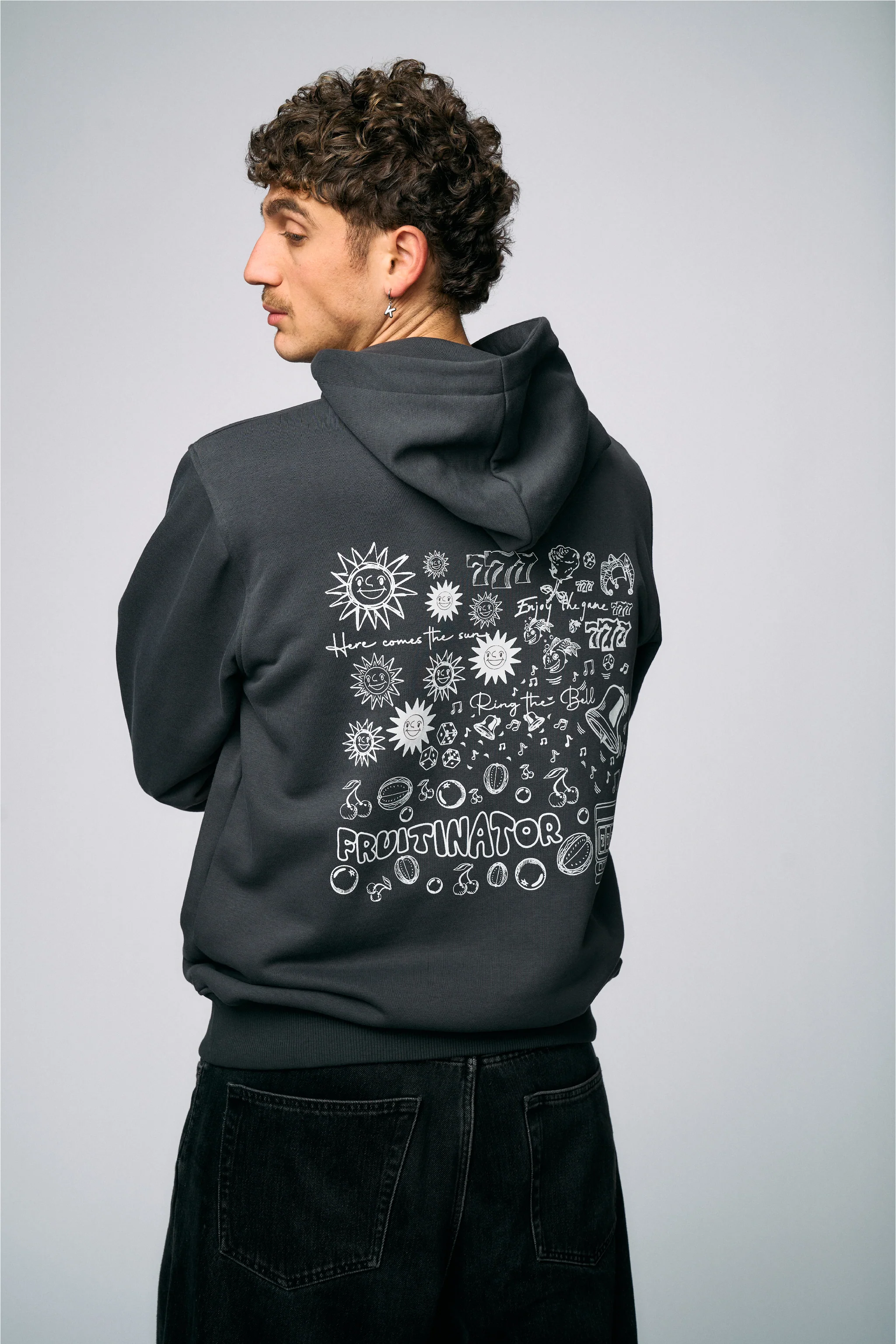 ScribbleHoodie_hinten4_2048x